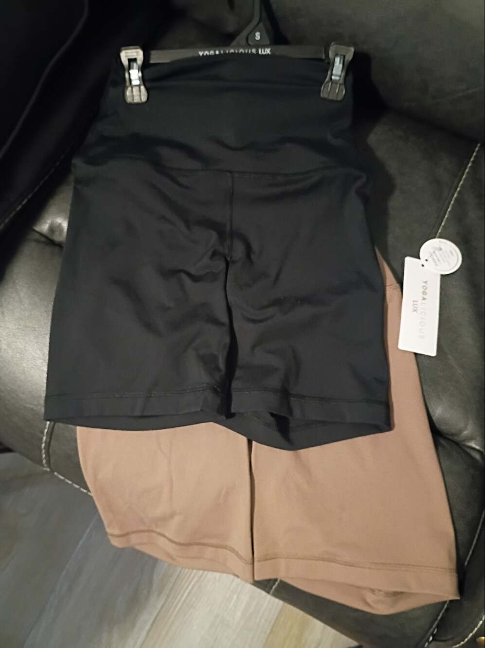 Yogalicious Women Bike Shorts in Black and Tan
